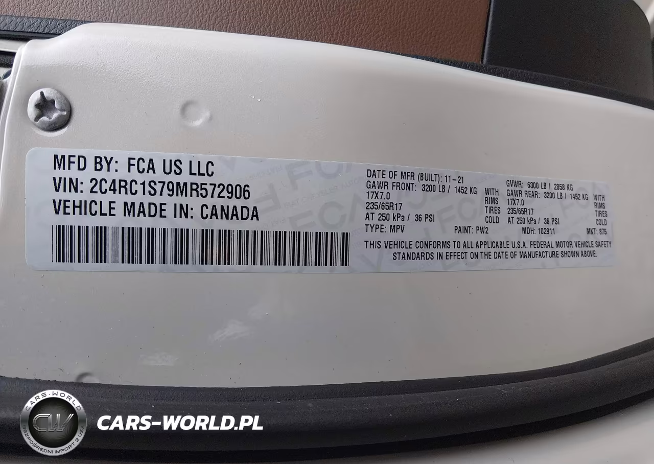 2021 Chrysler Pacifica Hybrid Limited VIN:2C4RC1S79MR572906 - 9
