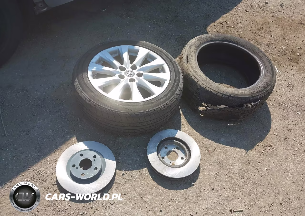 2019 Toyota Camry Le VIN:4T1B11HKXKU770618 - 12