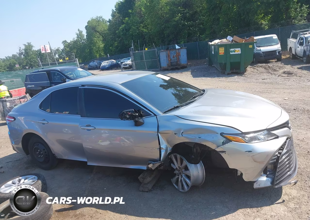 2019 Toyota Camry Le VIN:4T1B11HKXKU770618 - 14
