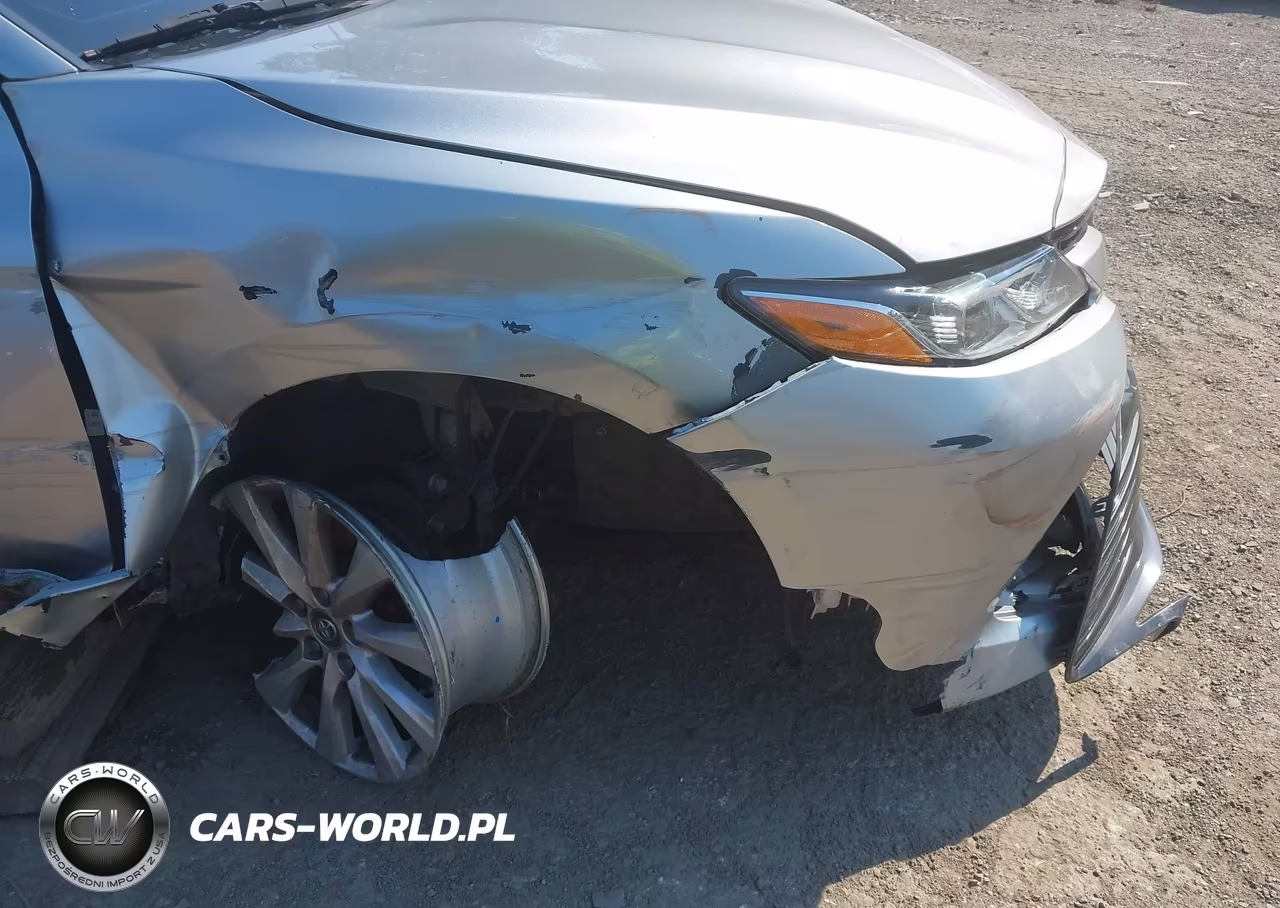 2019 Toyota Camry Le VIN:4T1B11HKXKU770618 - 18