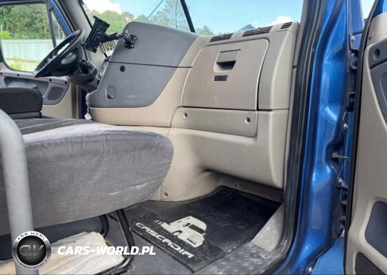 2016 Freightliner Cascadia 125 VIN:3AKJGLD53GSHE0878 - 11