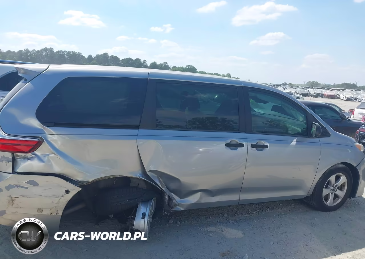 2018 Toyota Sienna L 7 Passenger VIN:5TDZZ3DC6JS942443 - 13