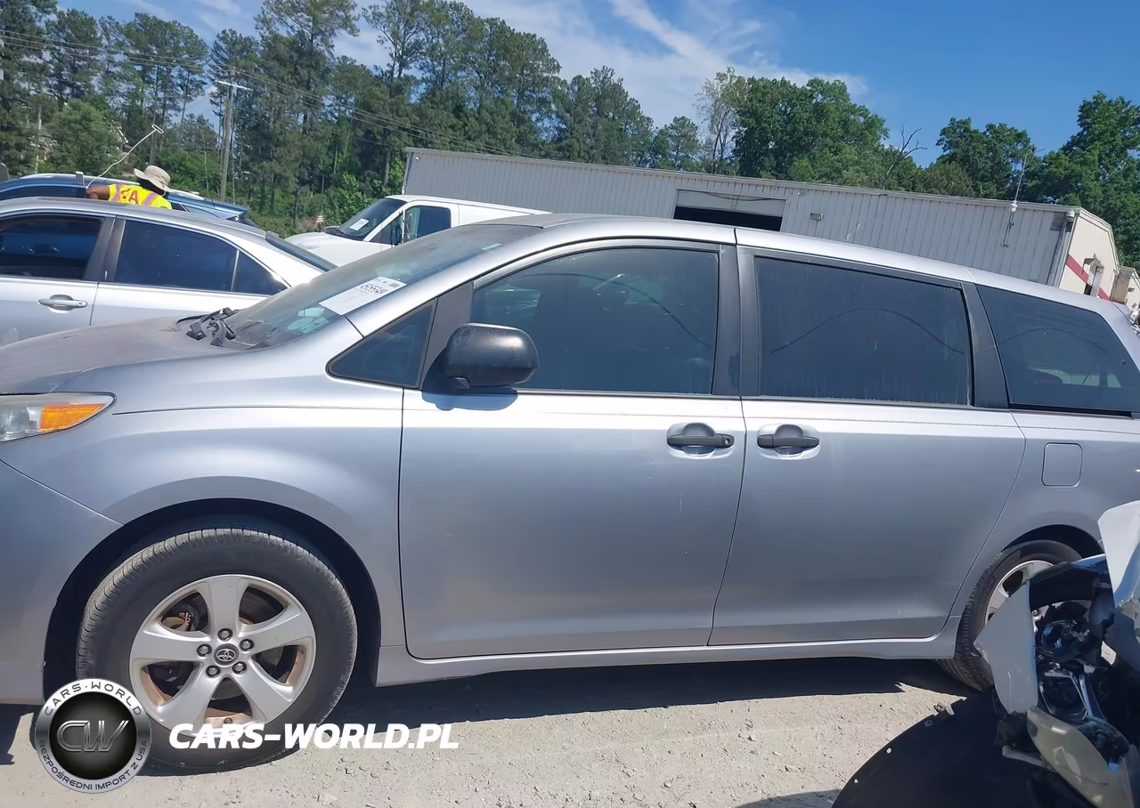 2018 Toyota Sienna L 7 Passenger VIN:5TDZZ3DC6JS942443 - 14