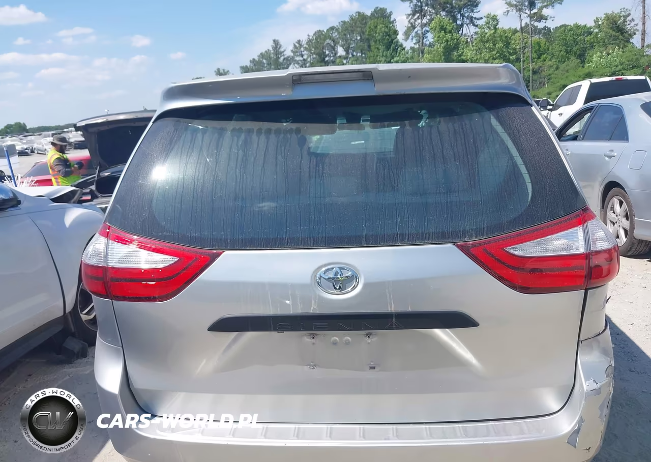 2018 Toyota Sienna L 7 Passenger VIN:5TDZZ3DC6JS942443 - 16