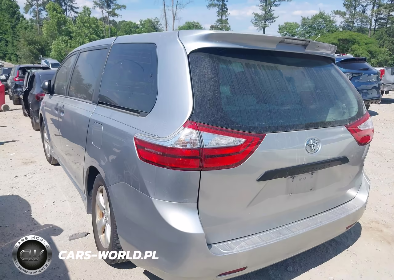 2018 Toyota Sienna L 7 Passenger VIN:5TDZZ3DC6JS942443 - 3
