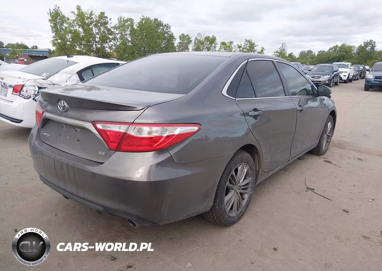 2017 Toyota Camry Se VIN:4T1BF1FK3HU368226 - 4