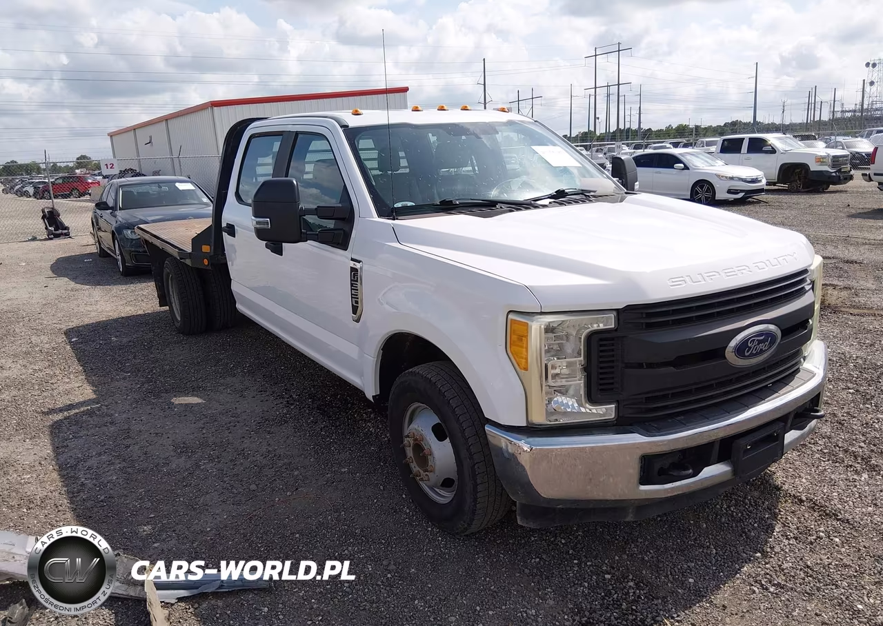 2017 Ford F-350 Chassis Xl