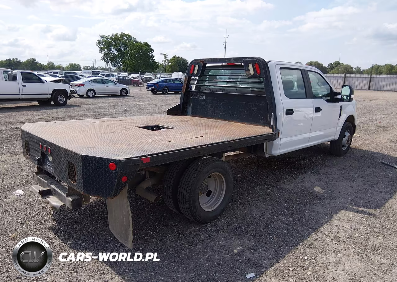 2017 Ford F-350 Chassis Xl VIN:1FD8W3G62HEB62641 - 4