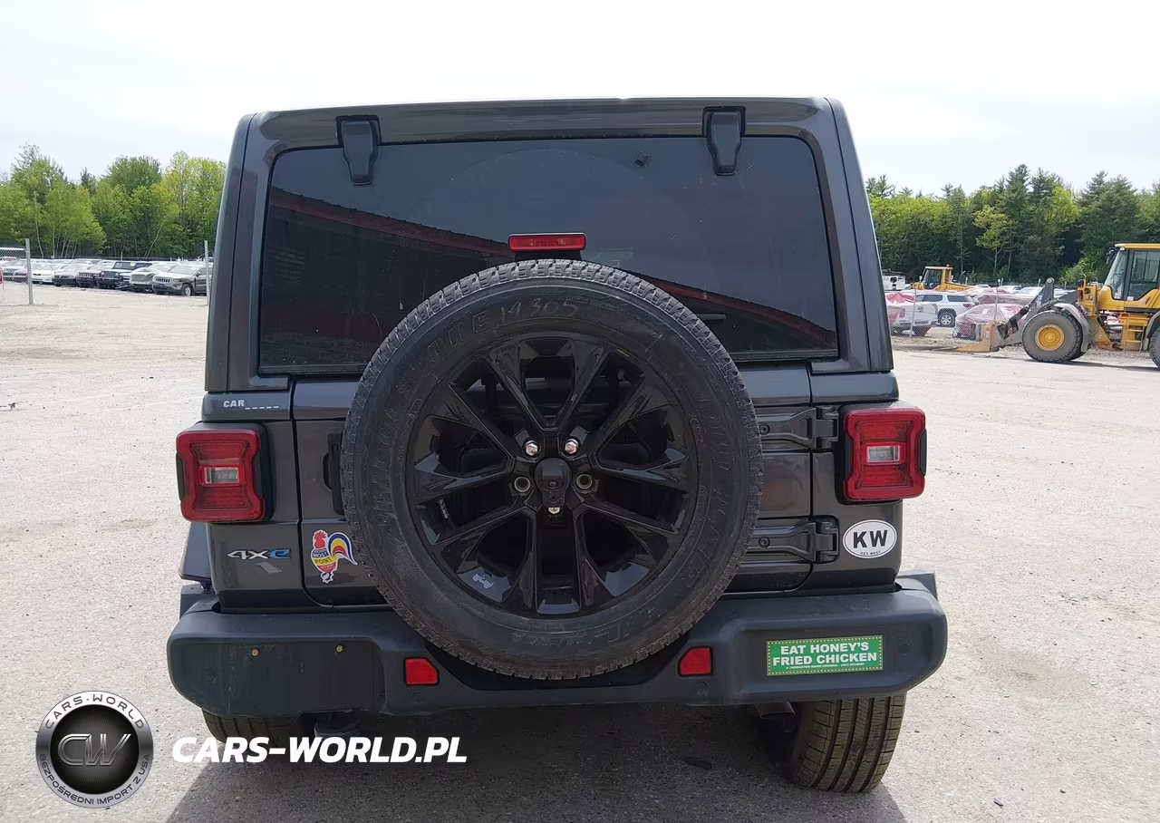 2021 Jeep Wrangler 4Xe Unlimited Sahara 4X4 VIN:1C4JJXP69MW719965 - 17