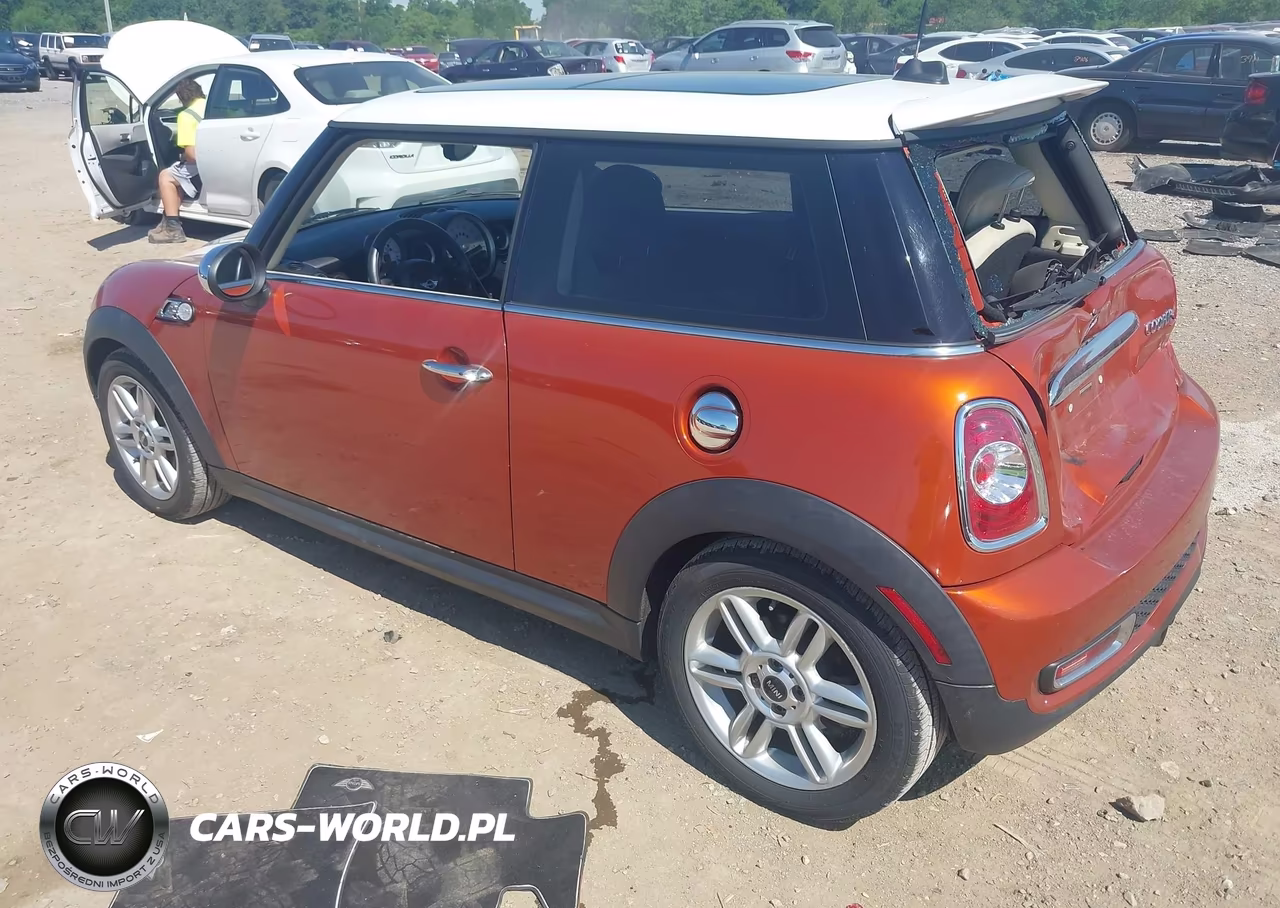 2011 Mini Cooper S VIN:WMWSV3C51BTY12621 - 3