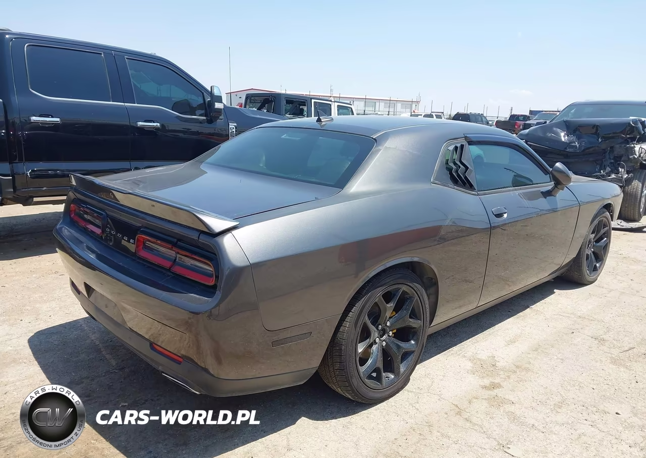 2015 Dodge Challenger Sxt Plus VIN:2C3CDZBG1FH901404 - 4
