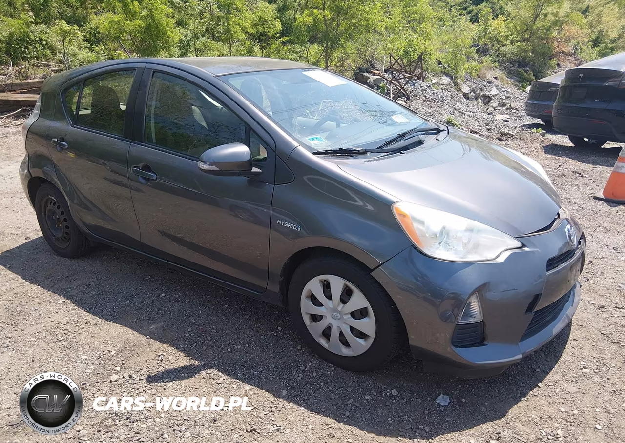 2013 Toyota Prius C One – zdjęcie 1 z 16