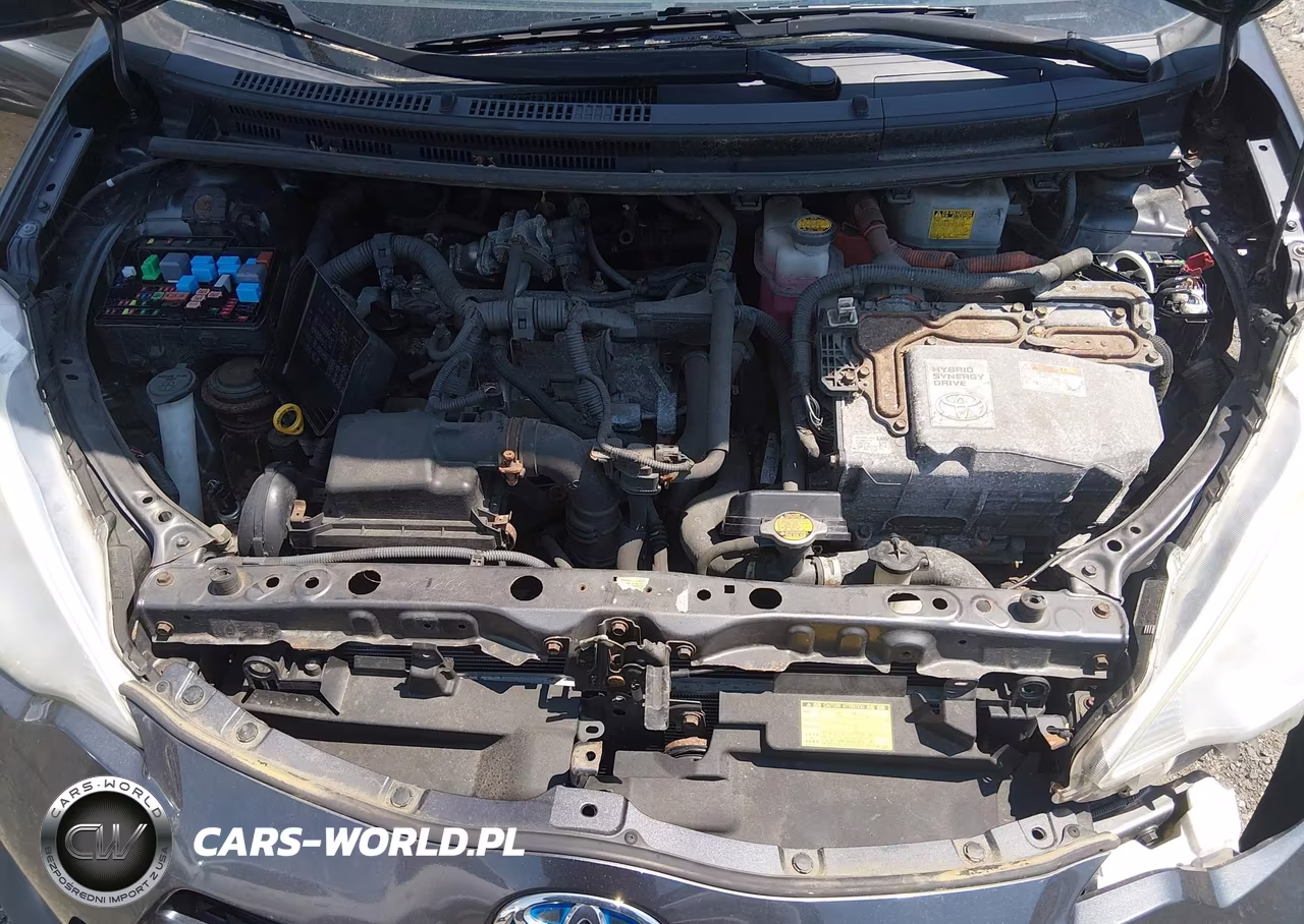 2013 Toyota Prius C One VIN:JTDKDTB36D1044235 - 10
