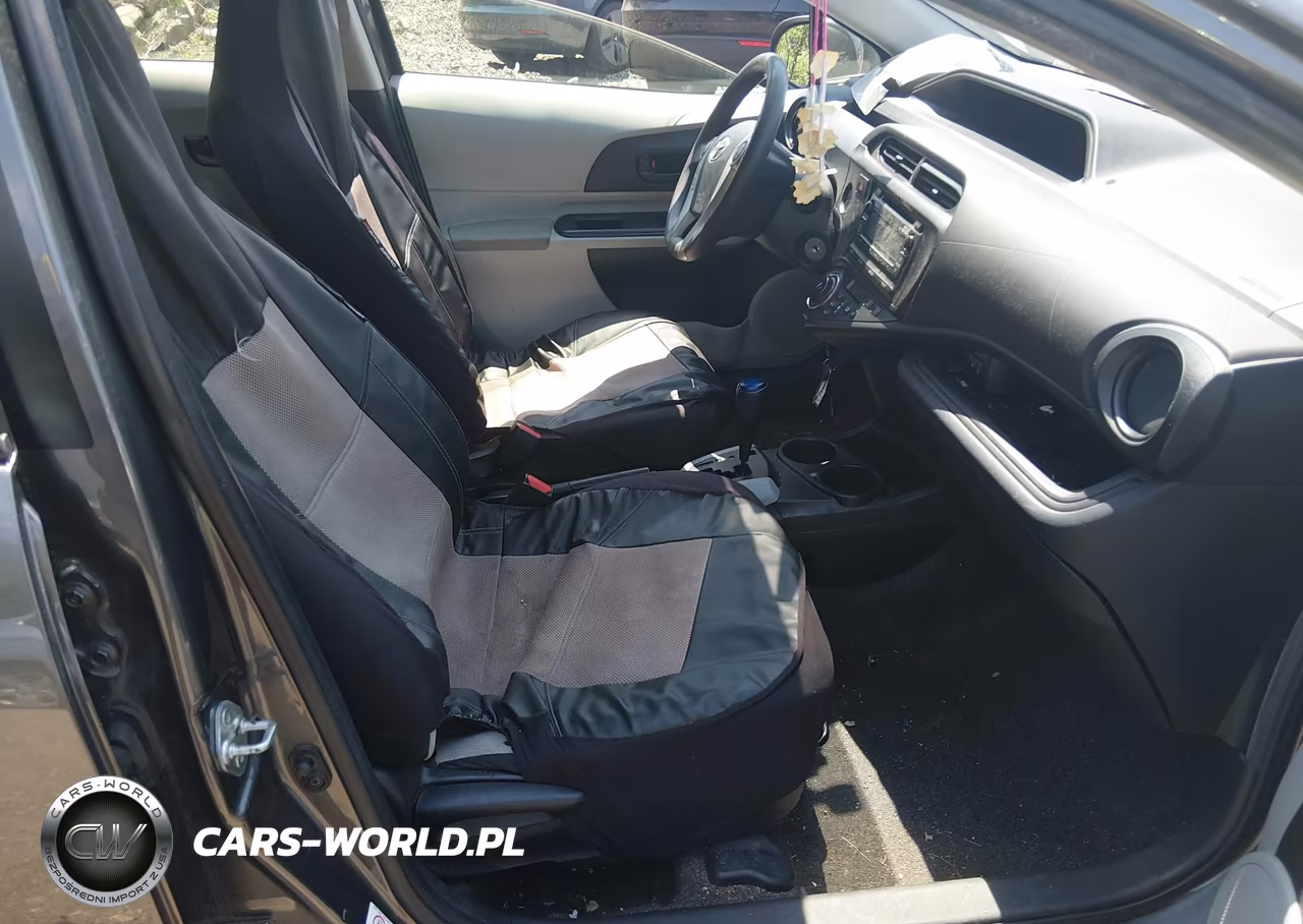 2013 Toyota Prius C One VIN:JTDKDTB36D1044235 - 5