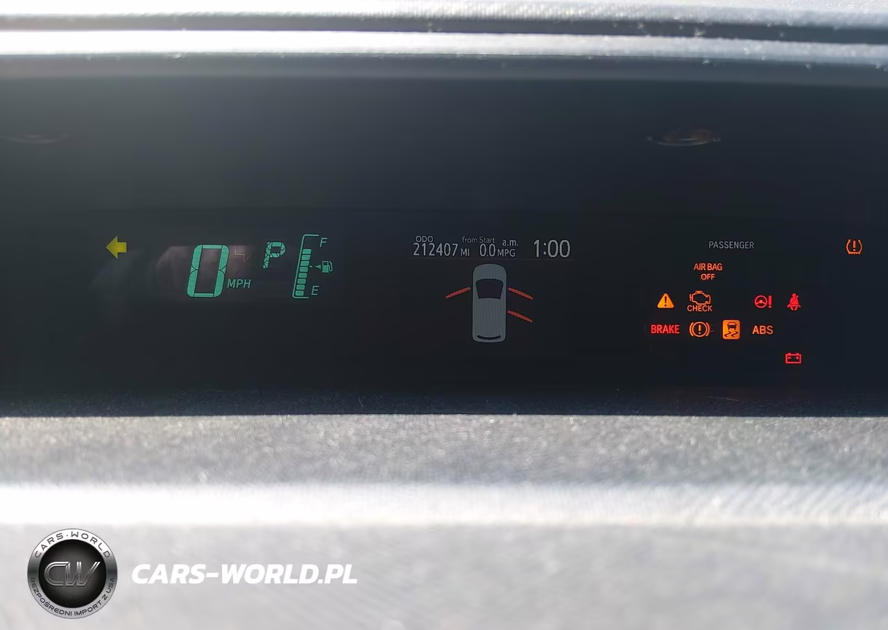 2013 Toyota Prius C One VIN:JTDKDTB36D1044235 - 7