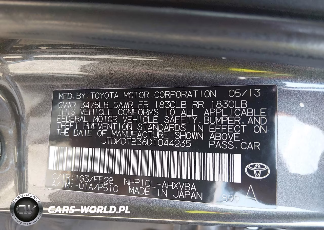 2013 Toyota Prius C One VIN:JTDKDTB36D1044235 - 9