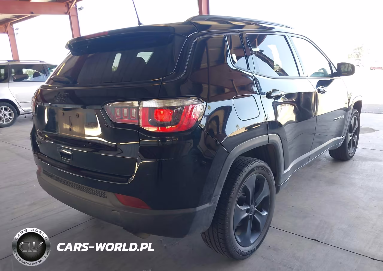 2019 Jeep Compass Altitude 4X4 VIN:3C4NJDBB7KT600738 - 4