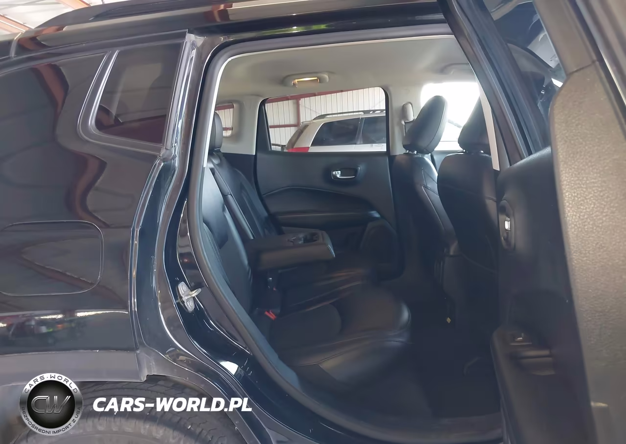 2019 Jeep Compass Altitude 4X4 VIN:3C4NJDBB7KT600738 - 8