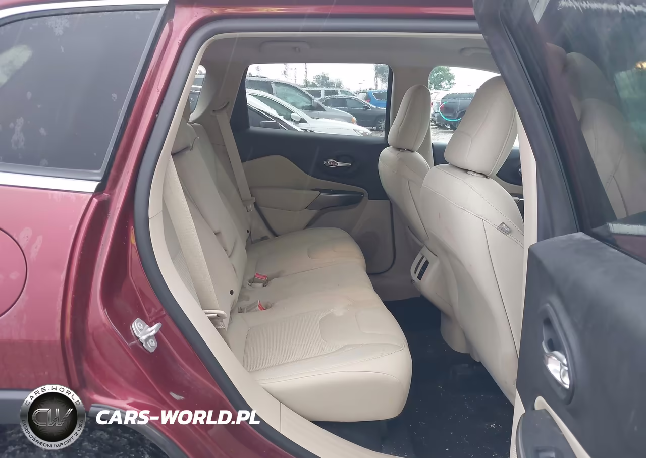 2019 Jeep Cherokee Latitude 4X4 VIN:1C4PJMCB9KD437765 - 8