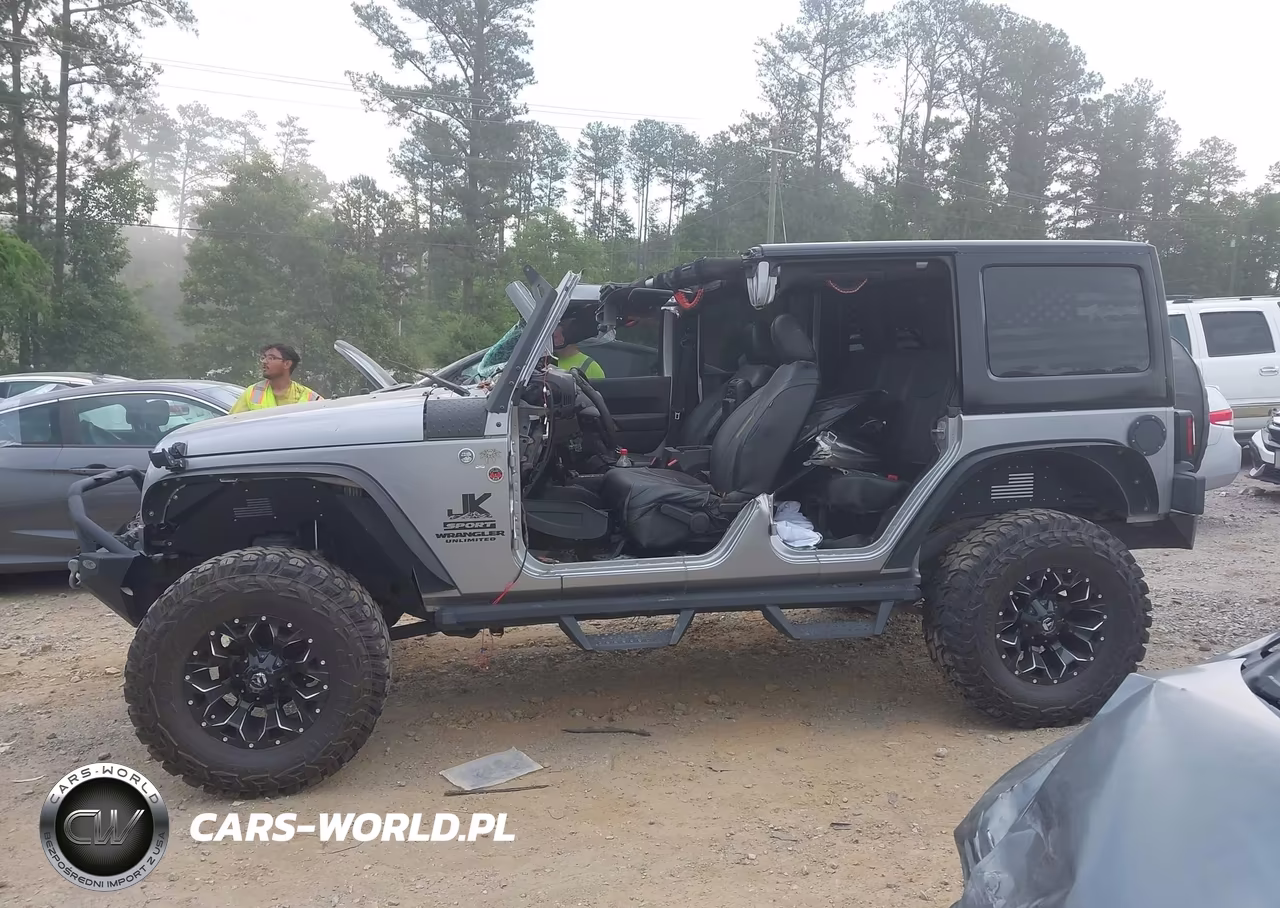 2013 Jeep Wrangler Unlimited Sport VIN:1C4BJWDG3DL545601 - 14