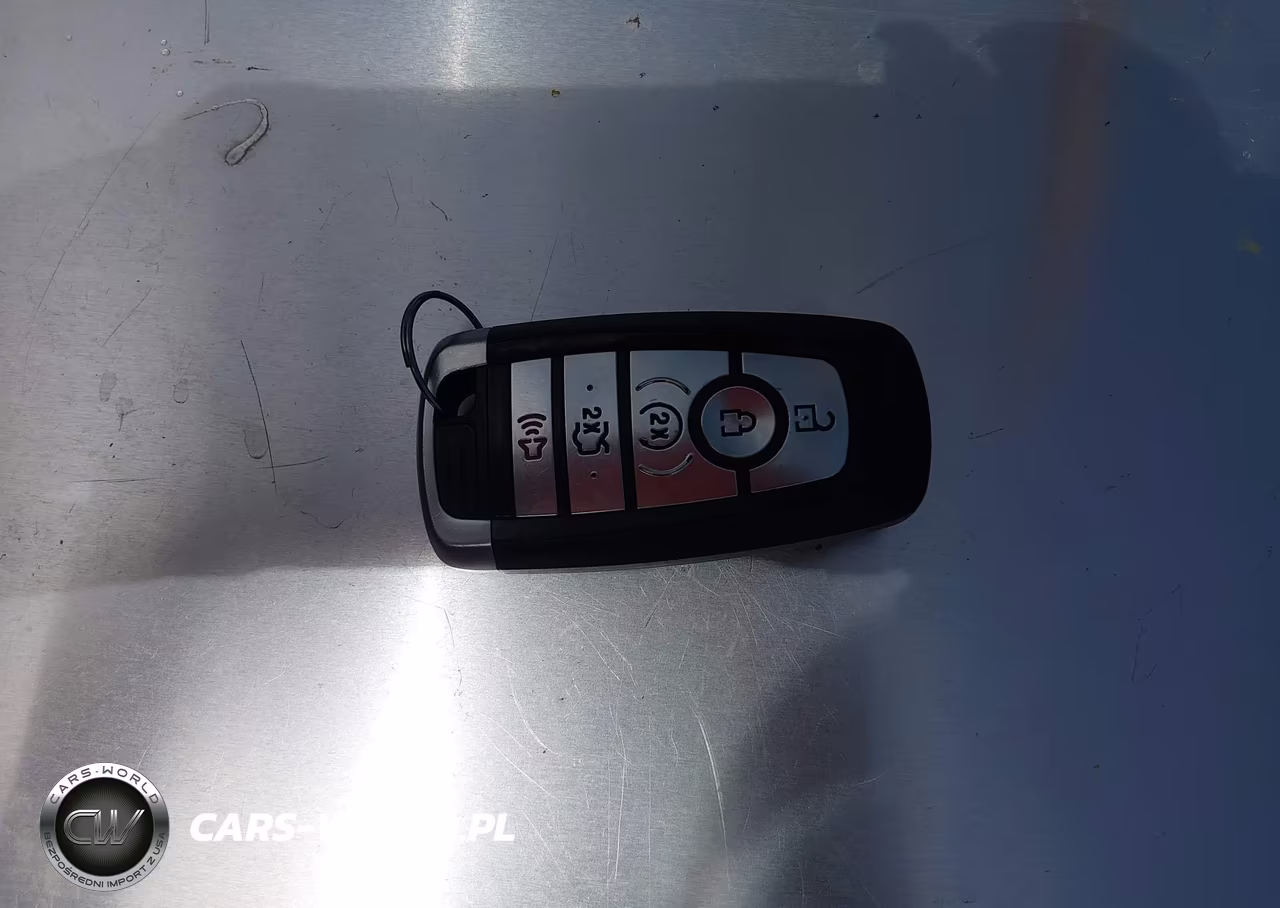 2018 Ford Fusion Hybrid Titanium VIN:3FA6P0RU9JR150918 - 11