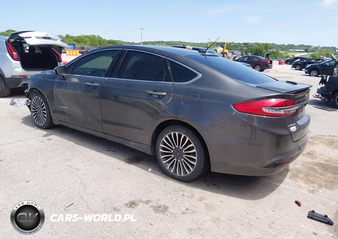 2018 Ford Fusion Hybrid Titanium VIN:3FA6P0RU9JR150918 - 3