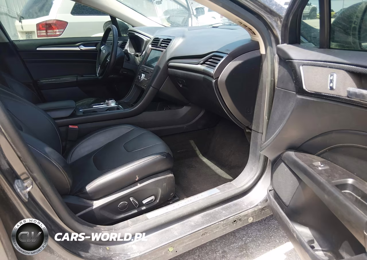 2018 Ford Fusion Hybrid Titanium VIN:3FA6P0RU9JR150918 - 5