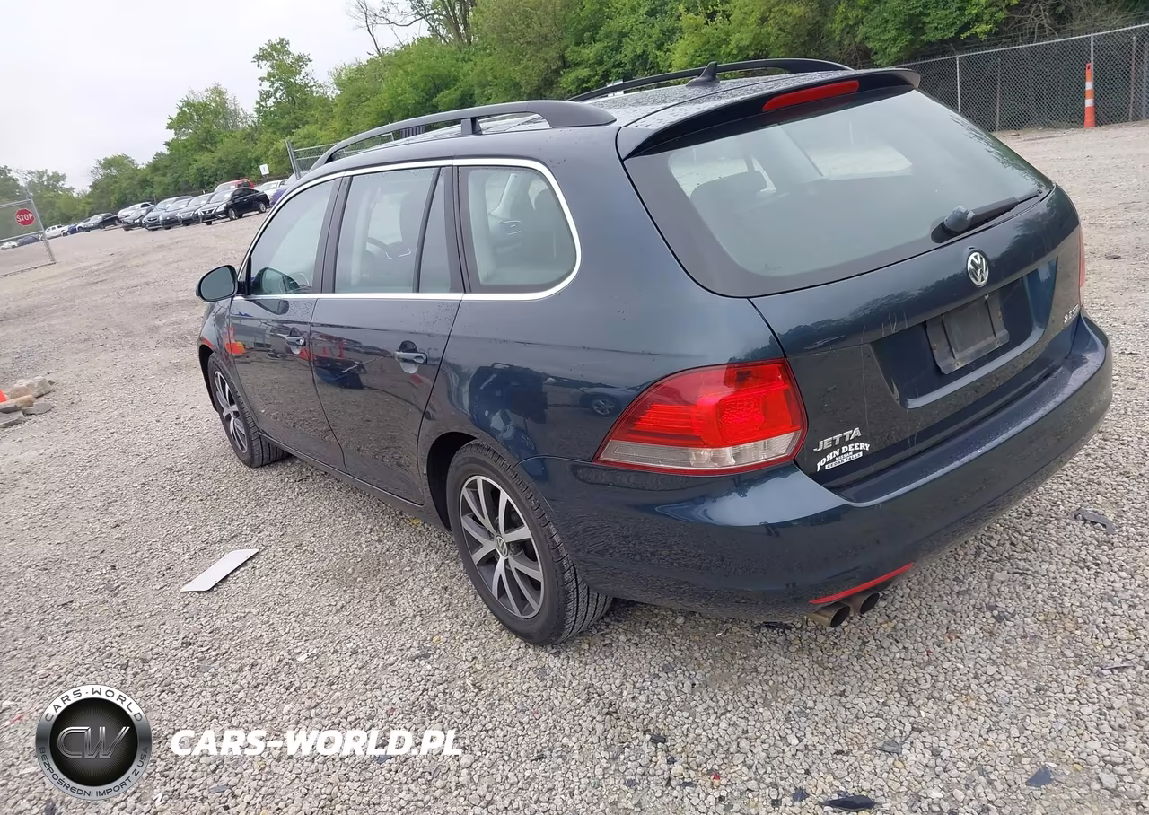 2010 Volkswagen Jetta Se VIN:3VWTX7AJXAM615658 - 3