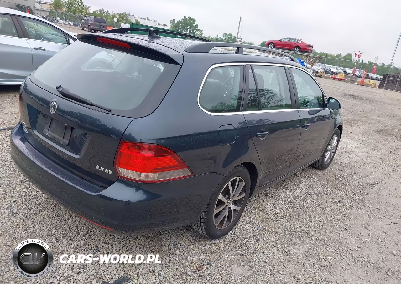 2010 Volkswagen Jetta Se VIN:3VWTX7AJXAM615658 - 4