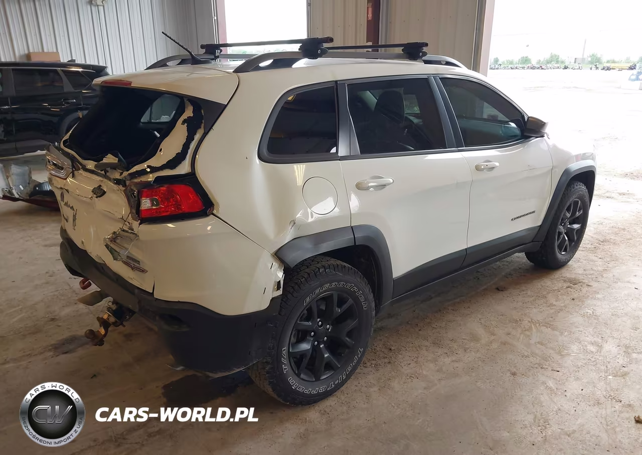 2015 Jeep Cherokee Trailhawk VIN:1C4PJMBS7FW728938 - 4