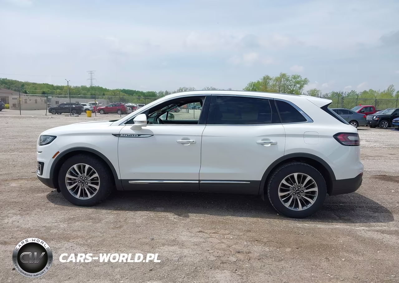 2020 Lincoln Nautilus Reserve VIN:2LMPJ8K98LBL14066 - 14