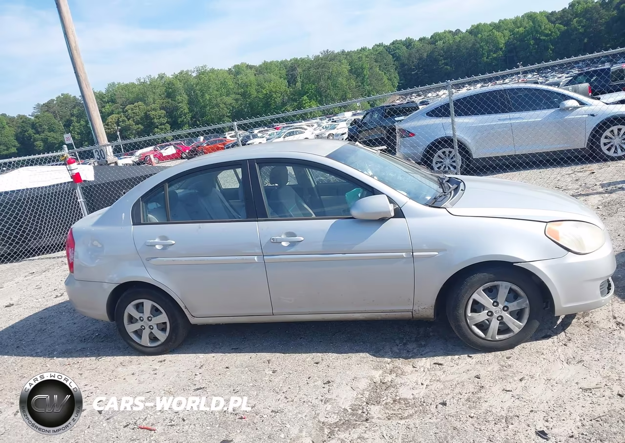 2009 Hyundai Accent Gls VIN:KMHCN46C89U319381 - 13
