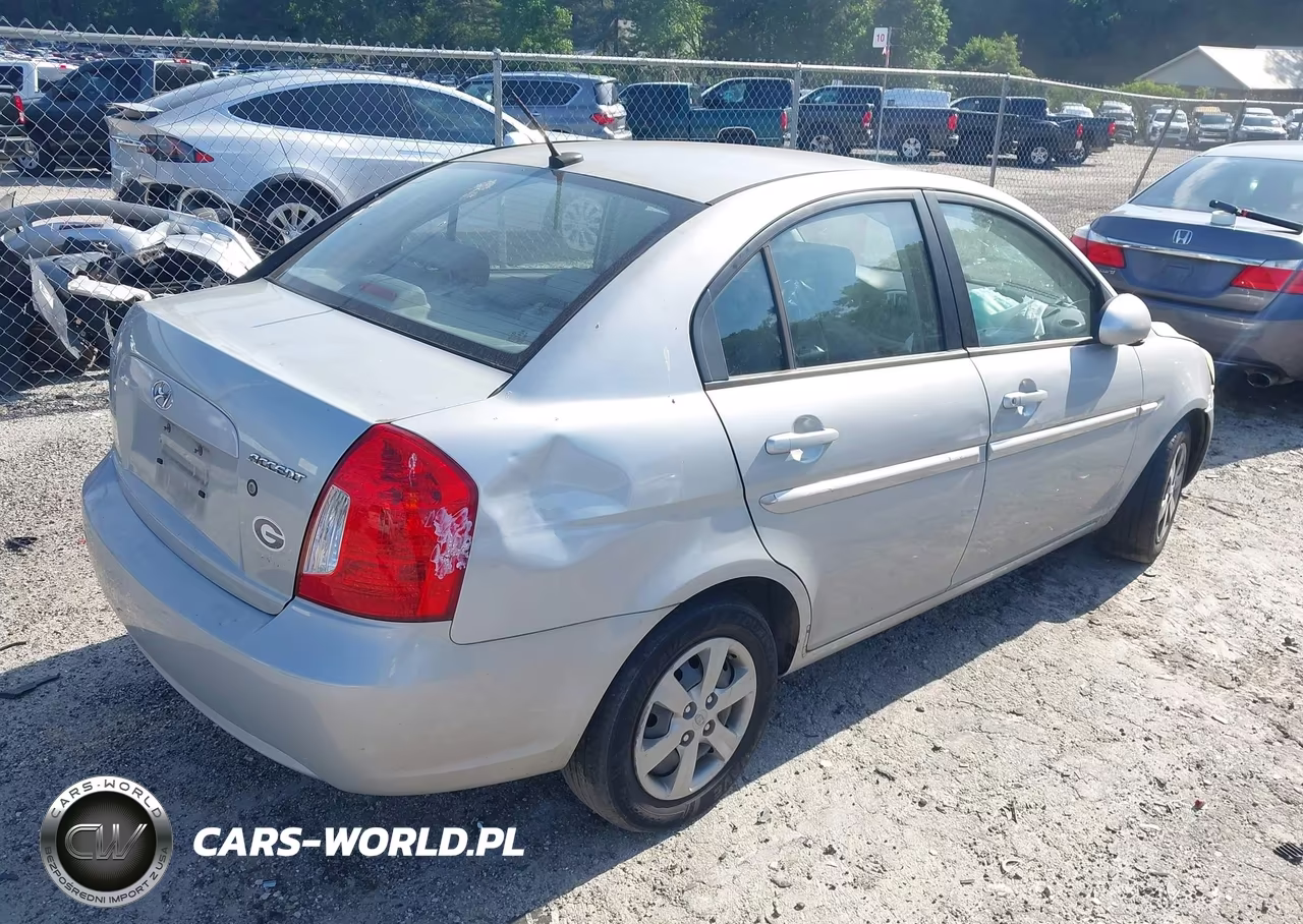 2009 Hyundai Accent Gls VIN:KMHCN46C89U319381 - 4