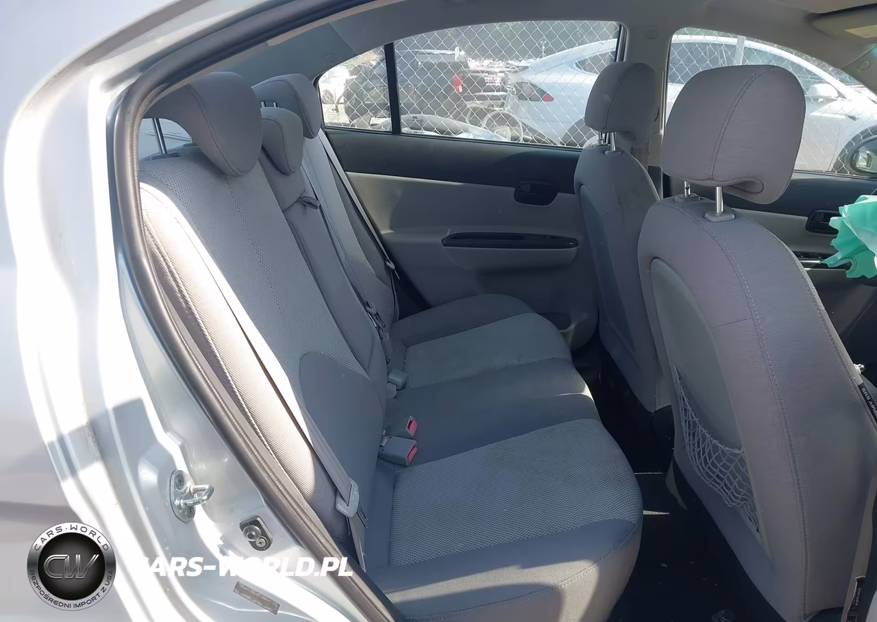 2009 Hyundai Accent Gls VIN:KMHCN46C89U319381 - 8