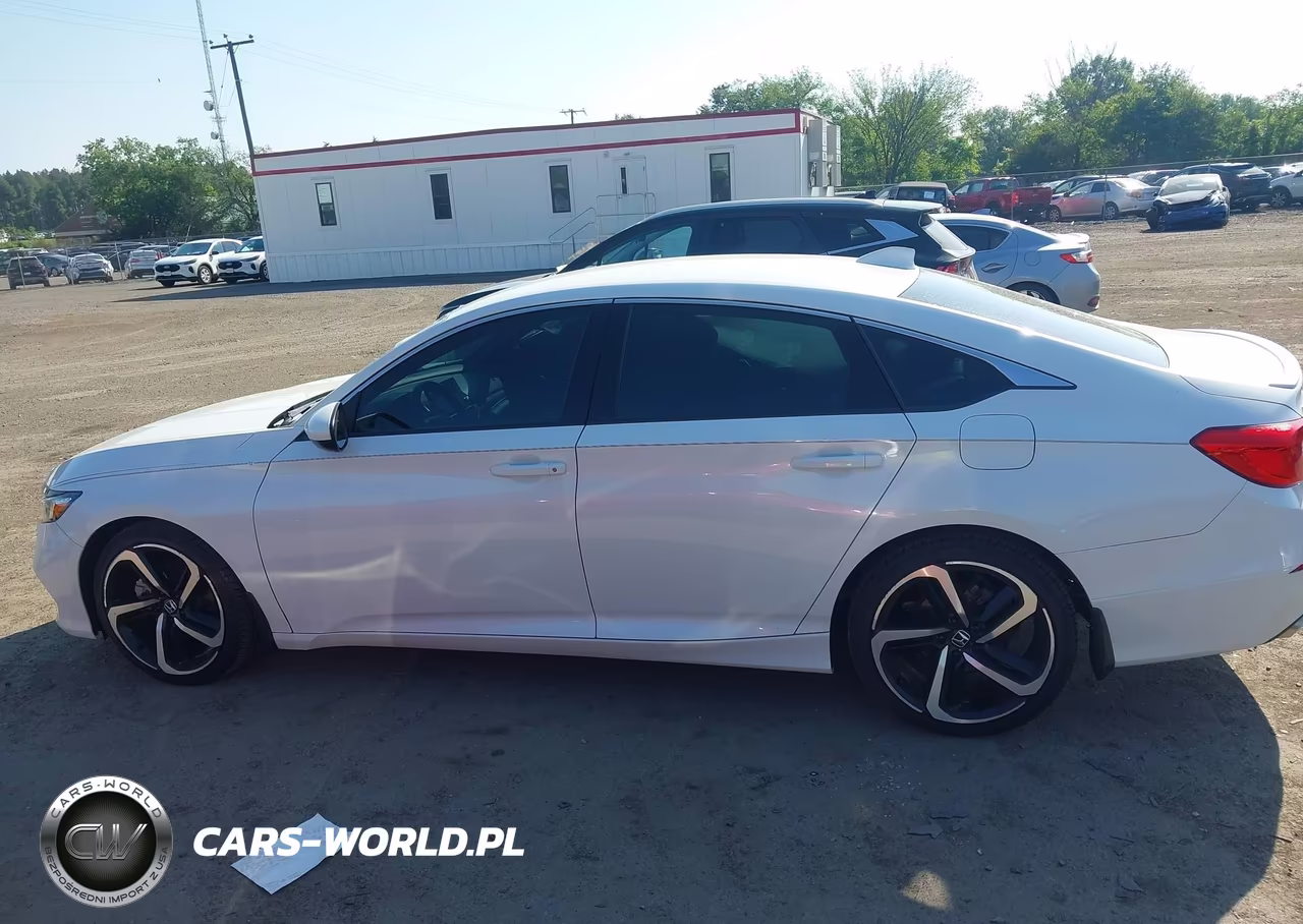 2018 Honda Accord Sport VIN:1HGCV1F36JA233917 - 14