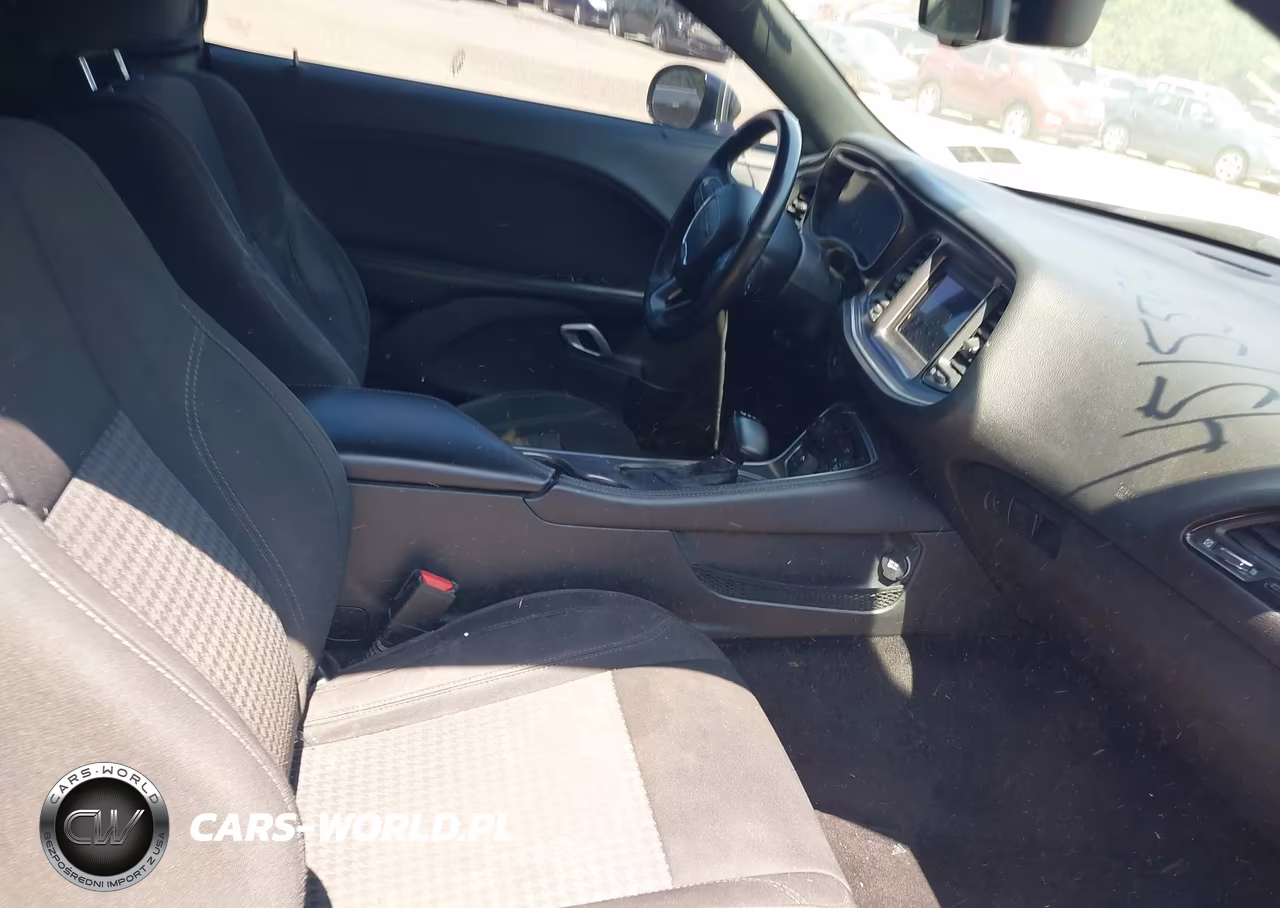 2019 Dodge Challenger Sxt VIN:2C3CDZAG2KH503744 - 5