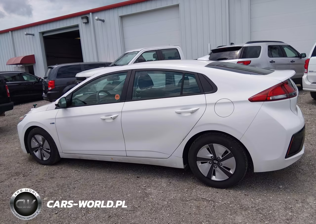 2018 Hyundai Ioniq Hybrid Blue VIN:KMHC65LC1JU100127 - 14