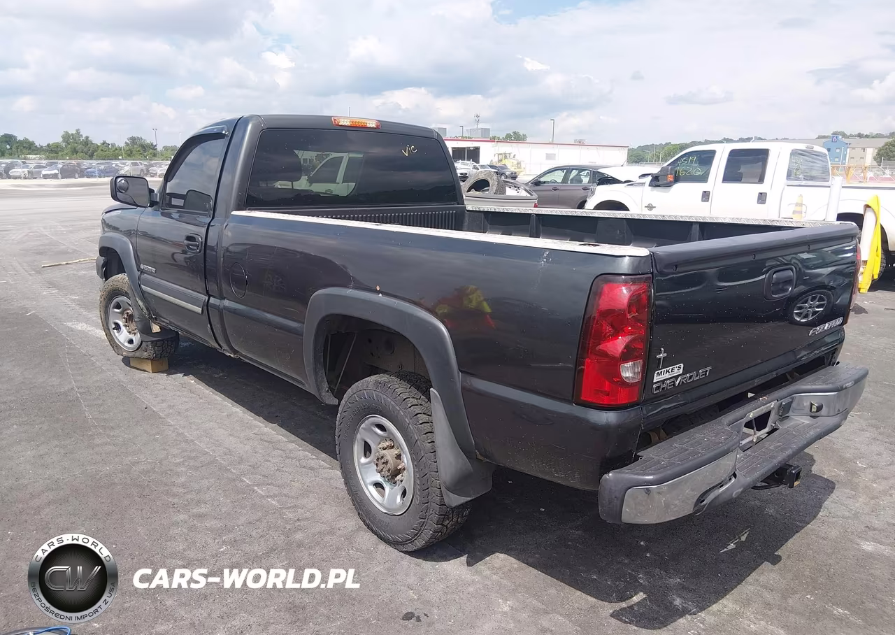 2003 Chevrolet Silverado 2500Hd VIN:1GCHC24U83E160900 - 3