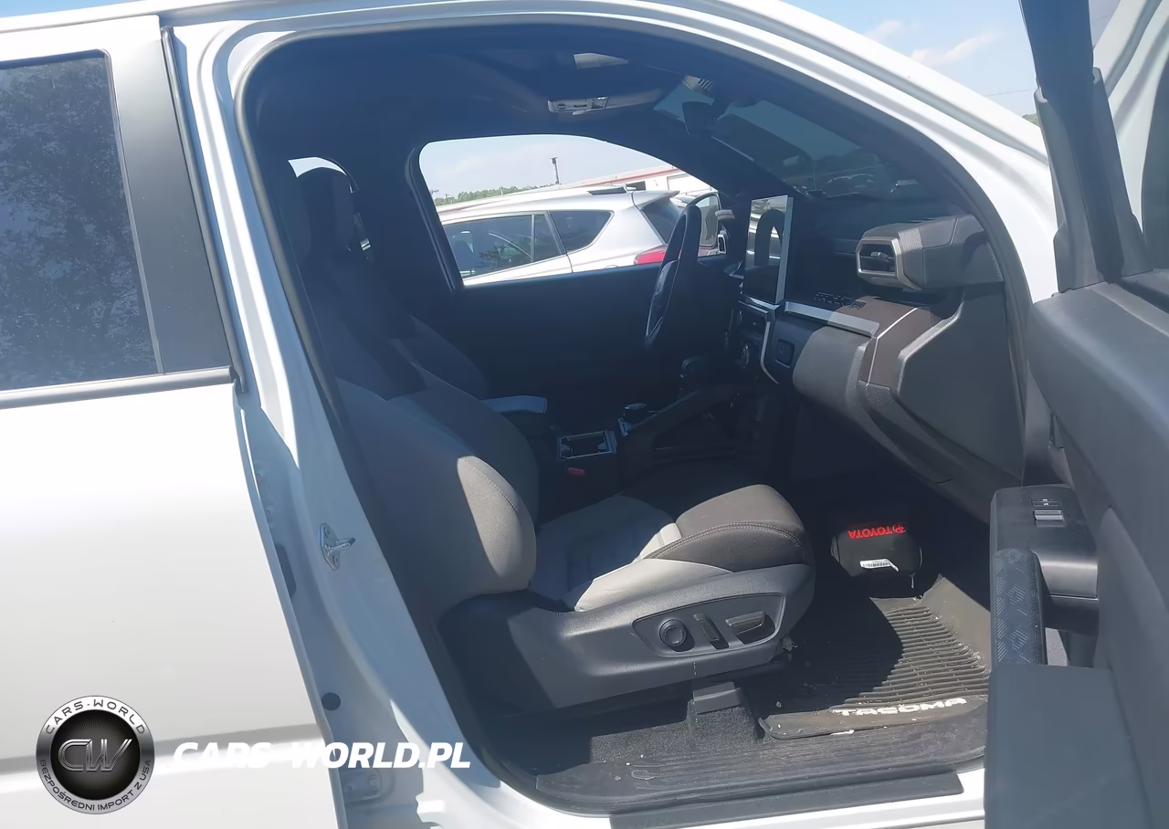2026 Toyota Tacoma Trd Sport VIN:3TYLB5JN8TT108743 - 5