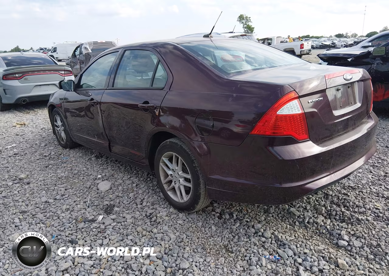 2012 Ford Fusion S VIN:3FAHP0GA8CR239027 - 3