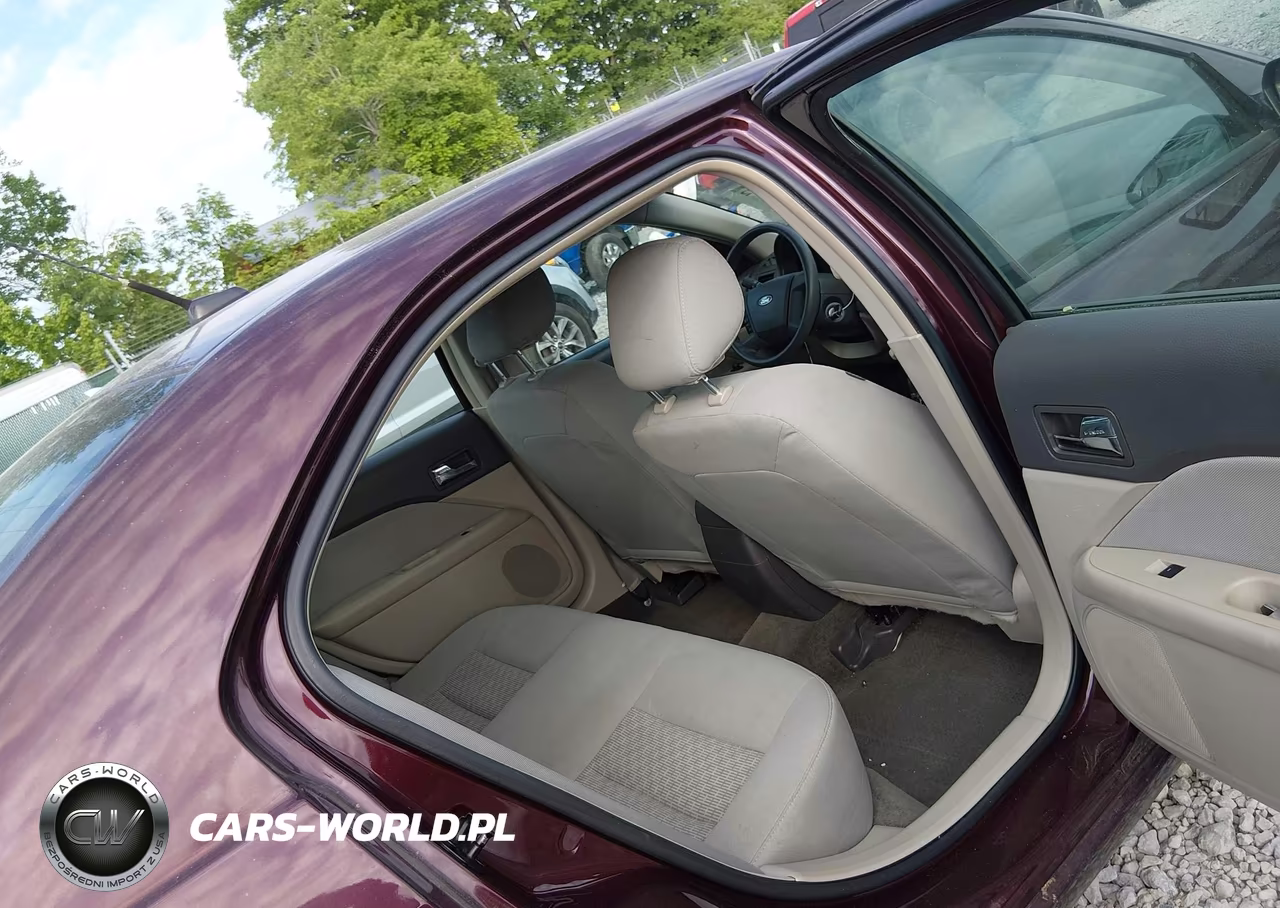 2012 Ford Fusion S VIN:3FAHP0GA8CR239027 - 8