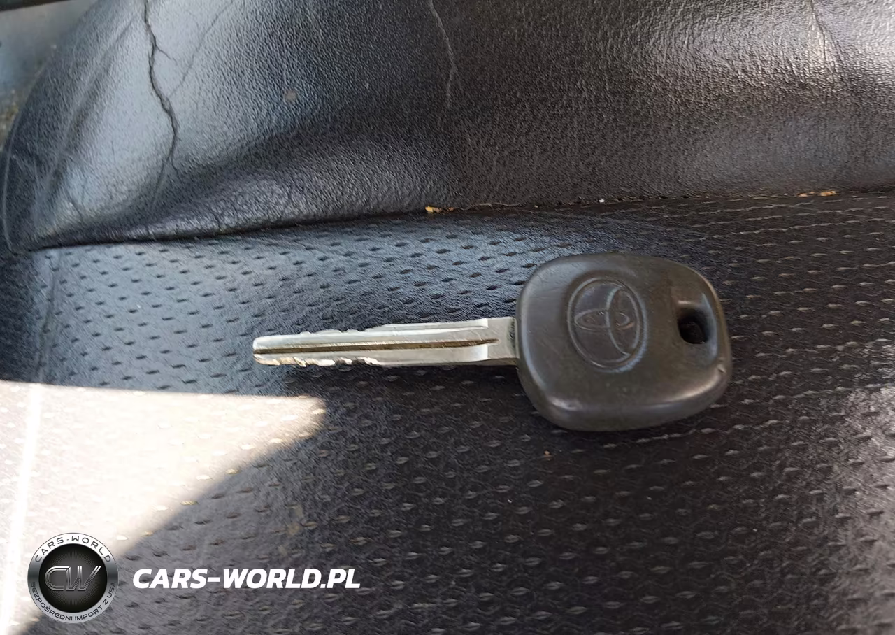 2002 Toyota Camry Se V6 VIN:JTDBF32K020037995 - 11