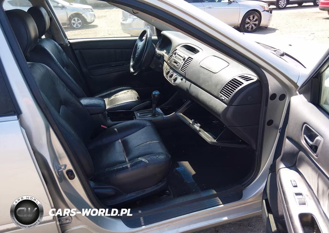 2002 Toyota Camry Se V6 VIN:JTDBF32K020037995 - 5