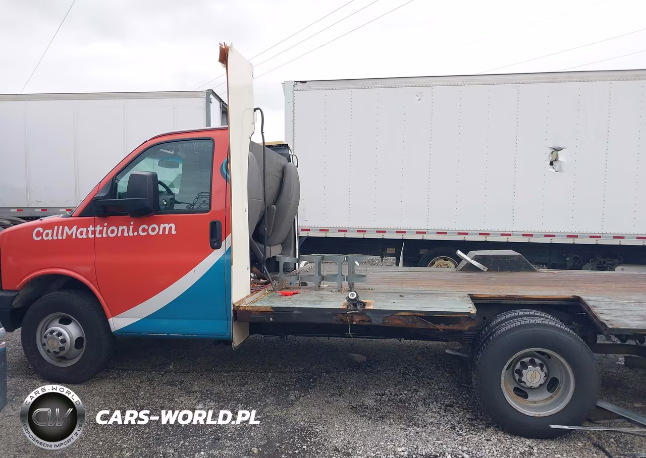 2010 Chevrolet Express Cutaway Work Van VIN:1GB6G2AG1A1168937 - 14