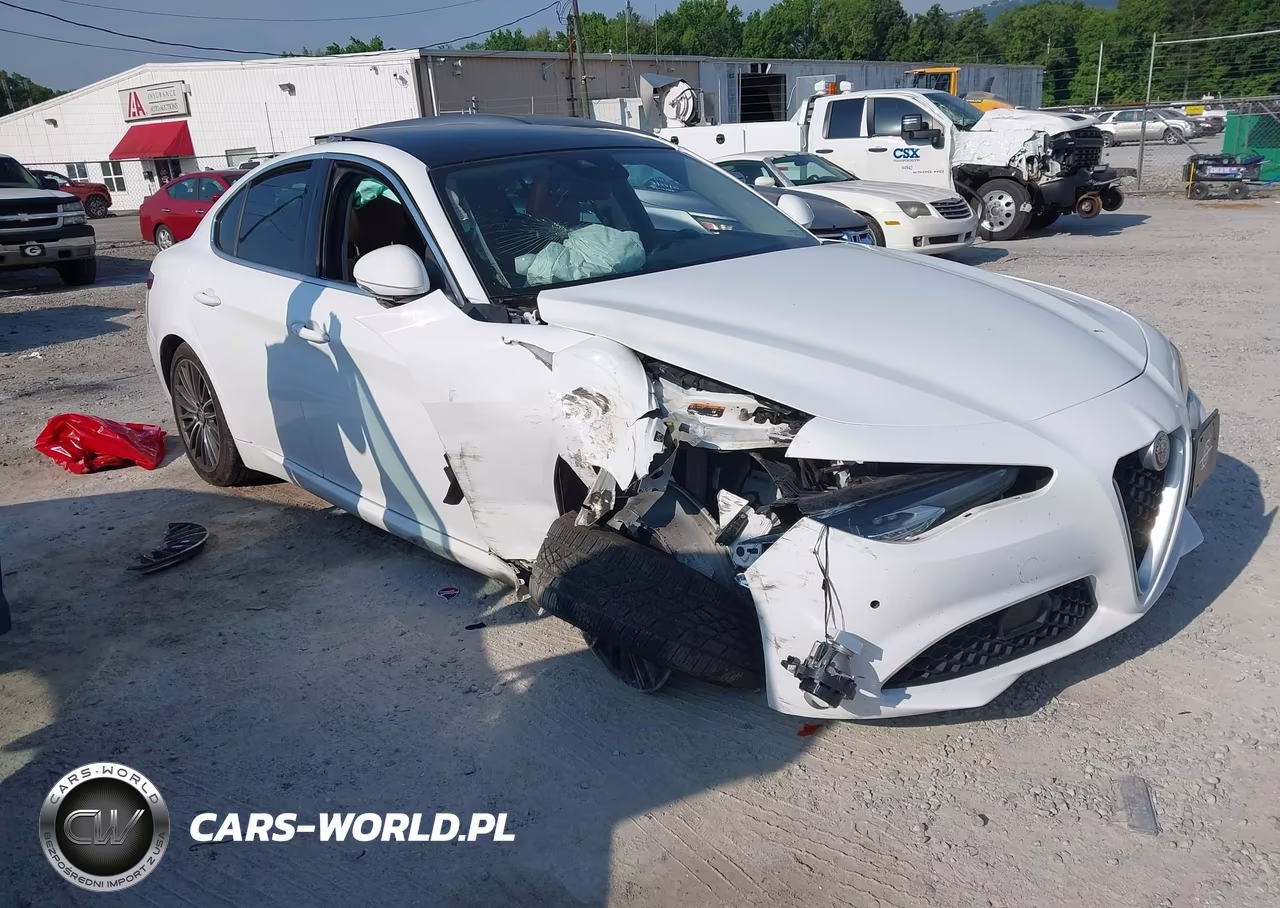2018 Alfa Romeo Giulia Ti Lusso Awd – zdjęcie 1 z 17