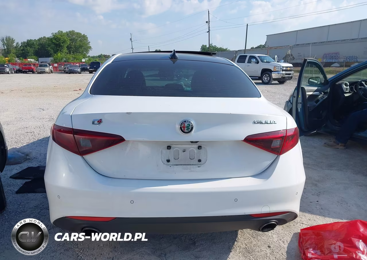 2018 Alfa Romeo Giulia Ti Lusso Awd VIN:ZARFAEEN5J7581003 - 17