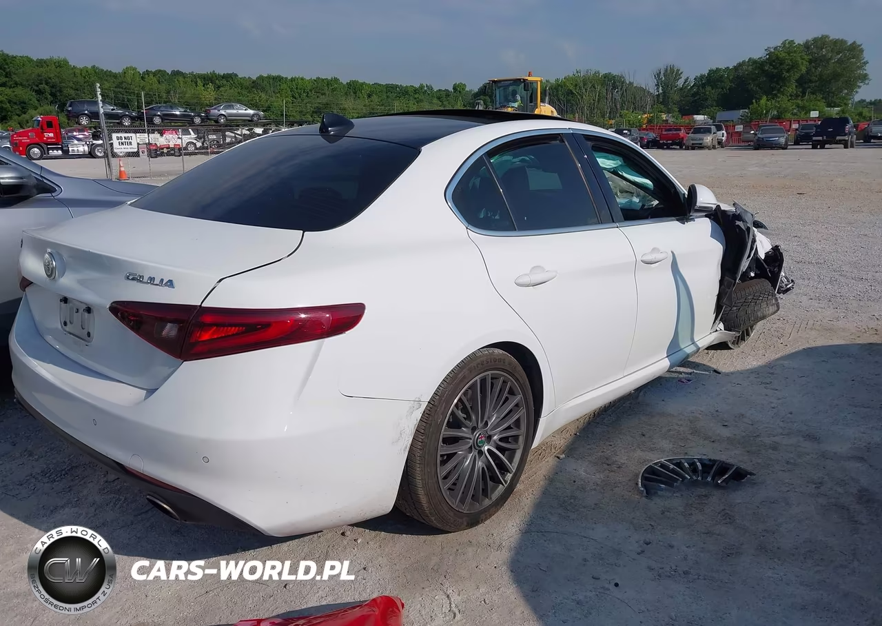 2018 Alfa Romeo Giulia Ti Lusso Awd VIN:ZARFAEEN5J7581003 - 4