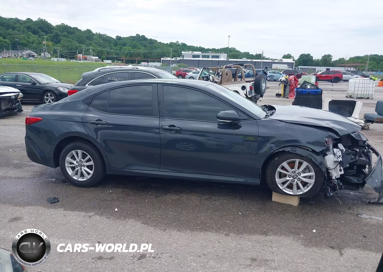 2025 Toyota Camry Le VIN:4T1DBADK6SU501561 - 13