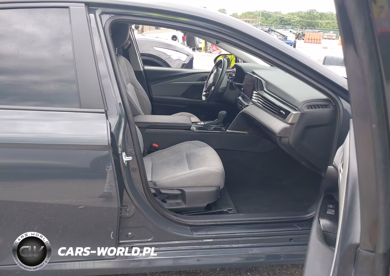 2025 Toyota Camry Le VIN:4T1DBADK6SU501561 - 5