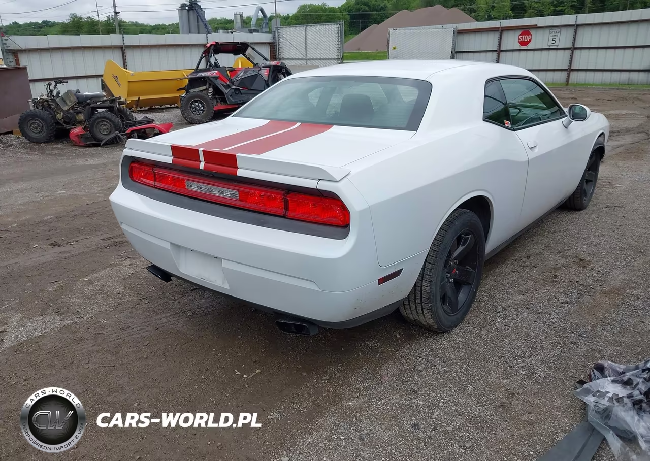 2013 Dodge Challenger Sxt VIN:2C3CDYAG6DH627822 - 4